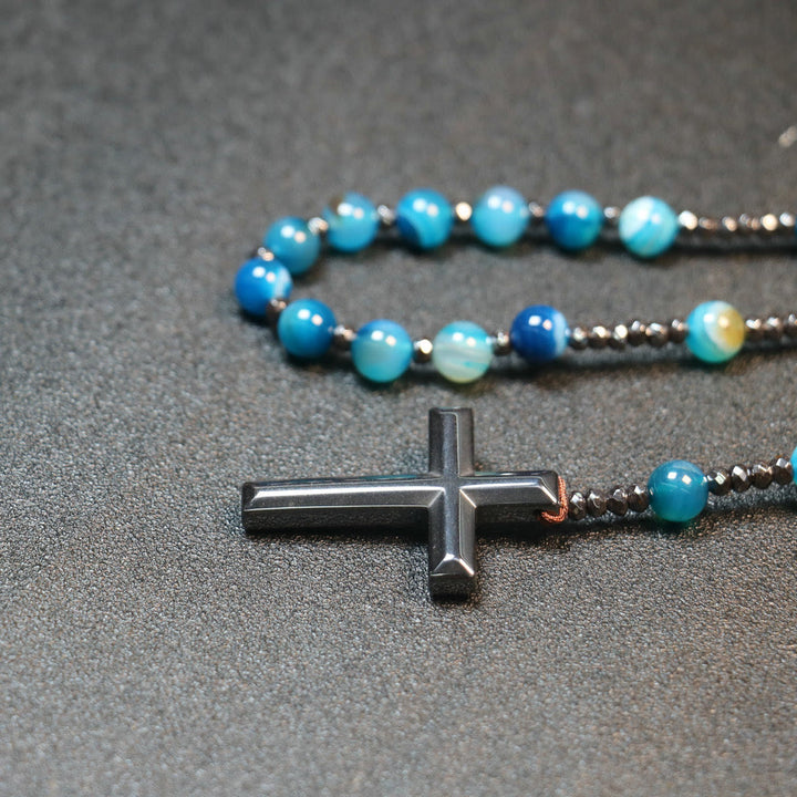 Christianartworkshop Rosario con cruz de hierro y cuentas de piedra natural de ágata azul rayada de 8 mm - image 3