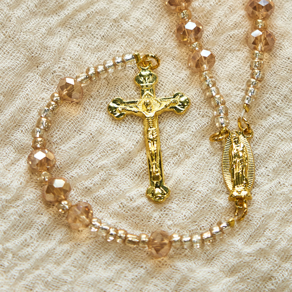 Christianartworkshop Rosario de Nuestra Señora de Guadalupe en Cristal Champagne: Un brillo divino - image 1