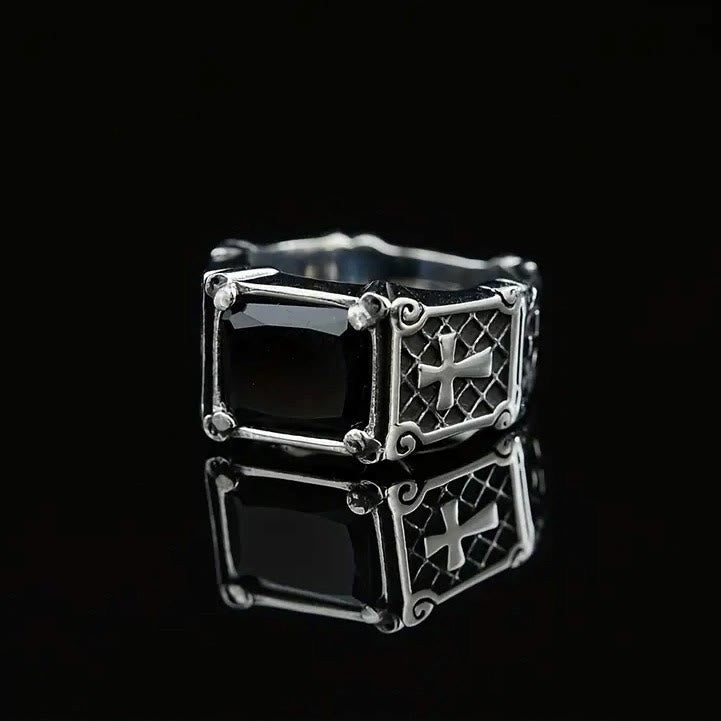 Christianartworkshop Cruz de piedras preciosas rojas y negras - Anillo de pareja adornado: un símbolo de fe y estilo. - image 9