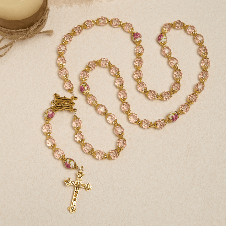 Christianartworkshop Jesús es el regalo: Crucifijo de cuentas de cristal rosa y rosario de la Virgen María con tarjeta de regalo. - image 6