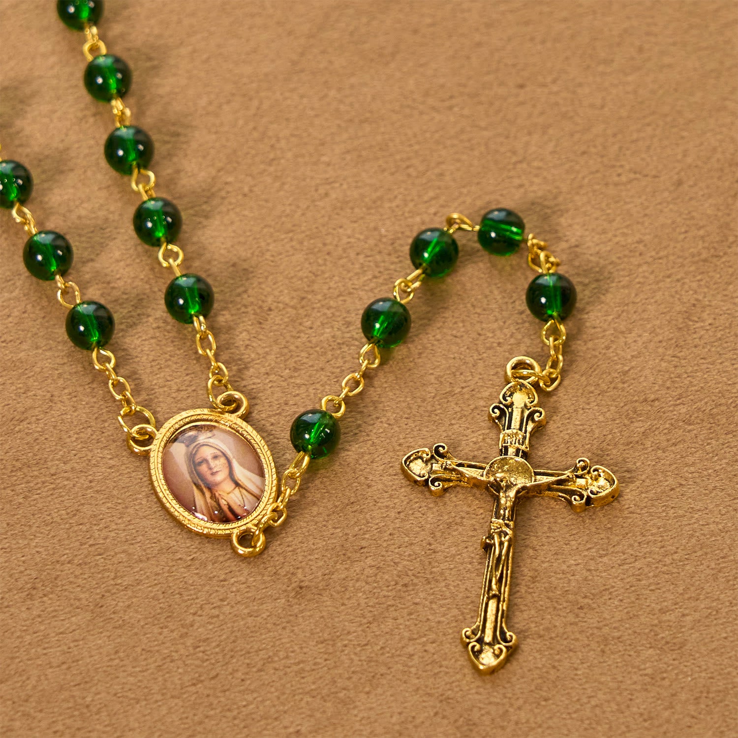 Christianartworkshop Rosario antiguo de cuentas de vidrio verde con la Virgen María y crucifijo: Fe - Reliquia familiar - image 5