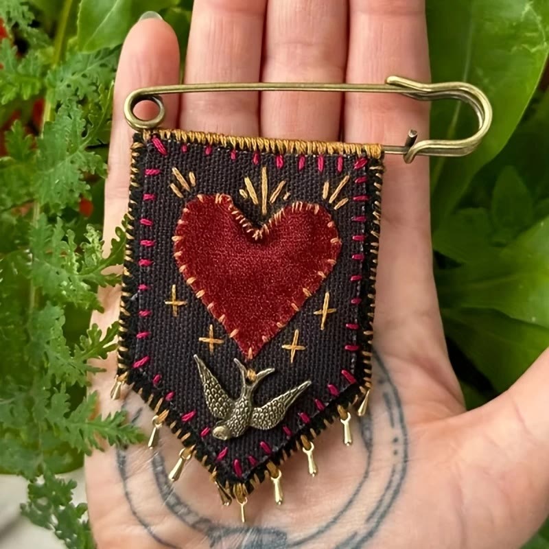 Christianartworkshop Broche de bolsillo con el símbolo de la esperanza y la protección, bordado a mano. - Bolsillo de protección - image 0