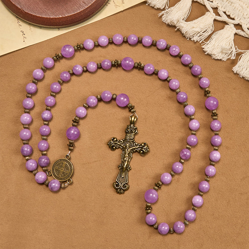 Christianartworkshop Rosario de calcedonia de granate púrpura con crucifijo y San Benito: Un vínculo espiritual lleno de gracia. - image 1