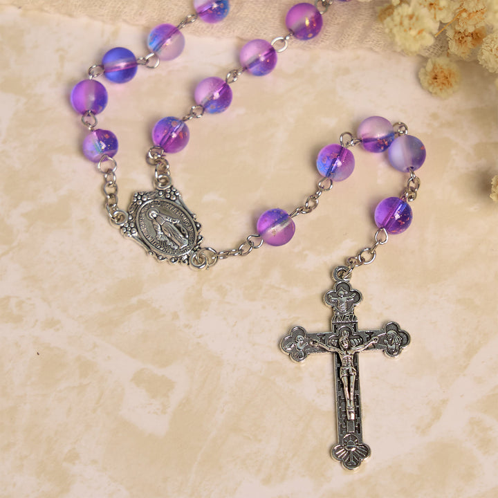 Christianartworkshop Rosario de cuentas de vidrio azul y morado esmerilado adornado con una medalla milagrosa: devoción en forma texturizada. - image 7