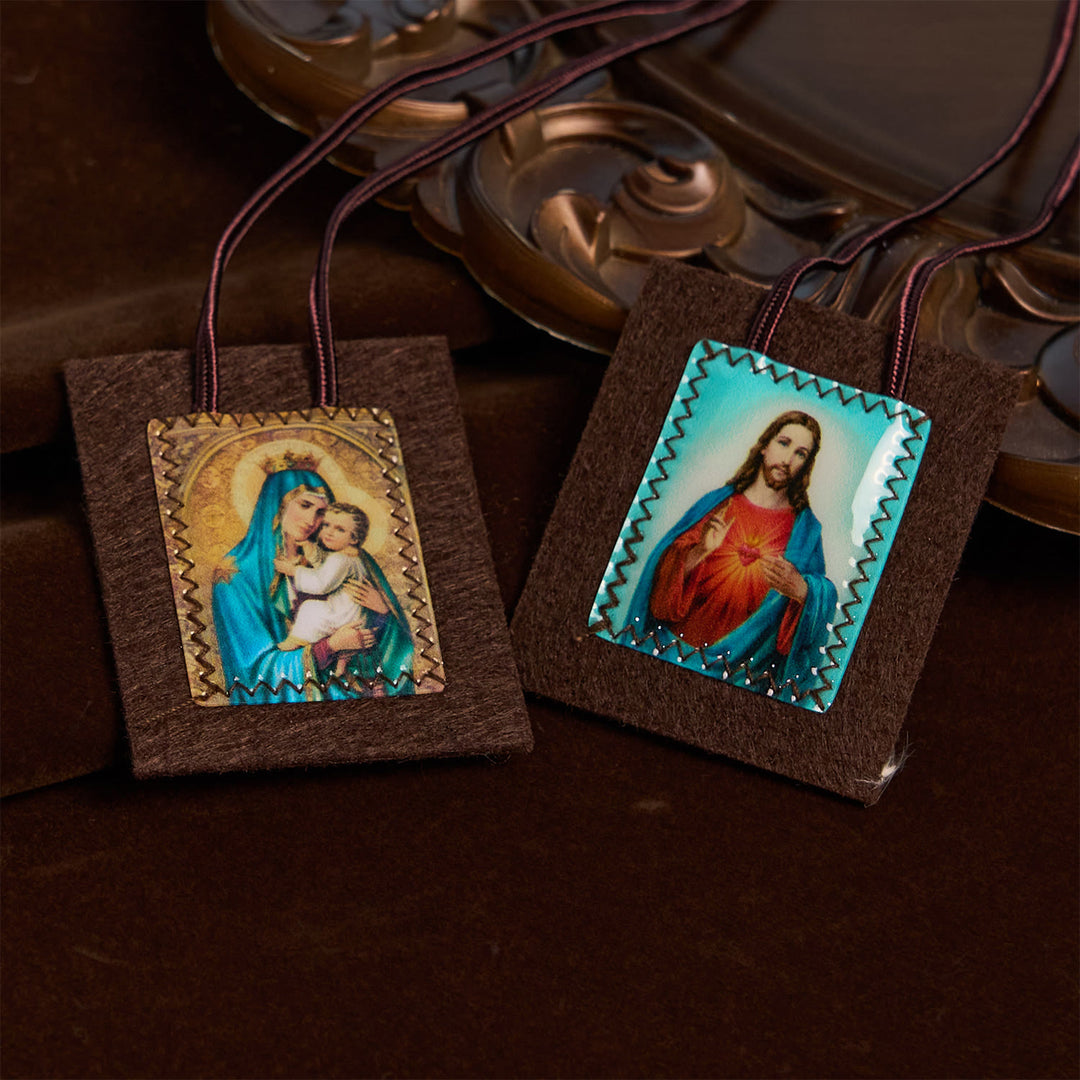 Christianartworkshop Escapulario de lana marrón bendito de Nuestra Señora del Monte Carmelo y del Sagrado Corazón: Vínculo espiritual único - Escapulario - image 0