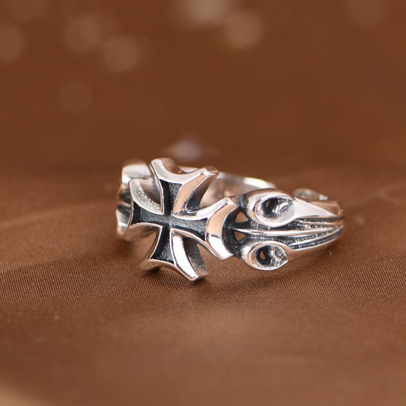 Christianartworkshop Anillo minimalista ajustable de plata 925 con cruz de Malta: una preciosa reliquia de fe. - image 1