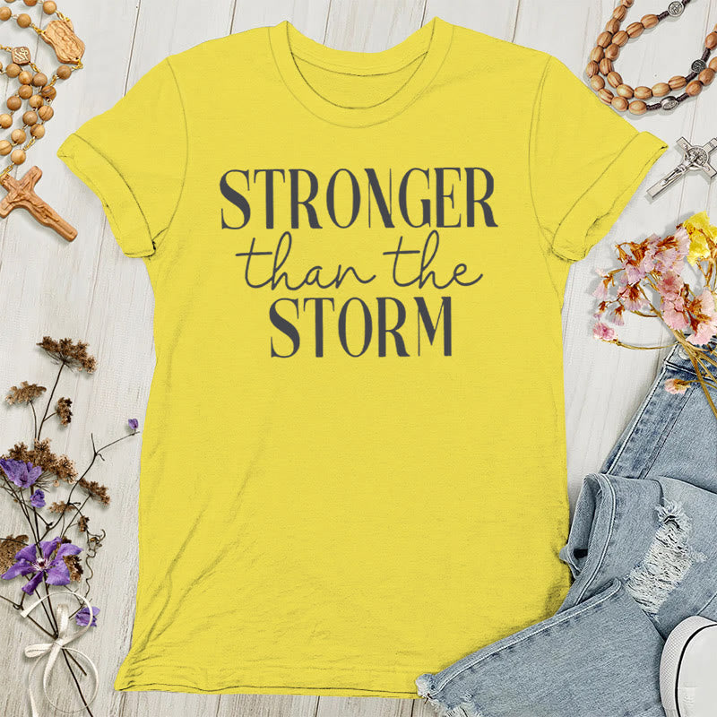 Christianartworkshop Conquistadora de la tormenta: Camiseta femenina con mensaje inspirador - Amarillo - 4XL - image 0