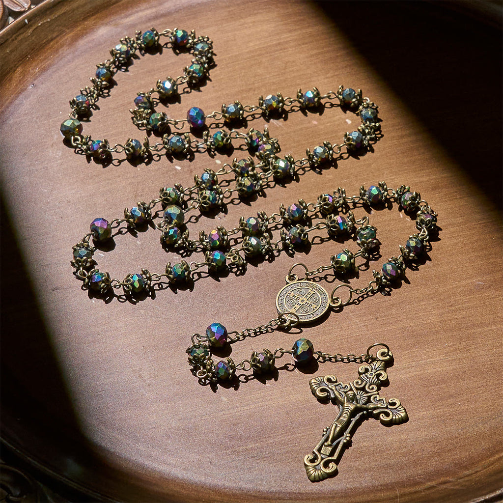 Christianartworkshop Rosario de hematita con crucifijo de bronce y amuleto de San Benito. - image 1