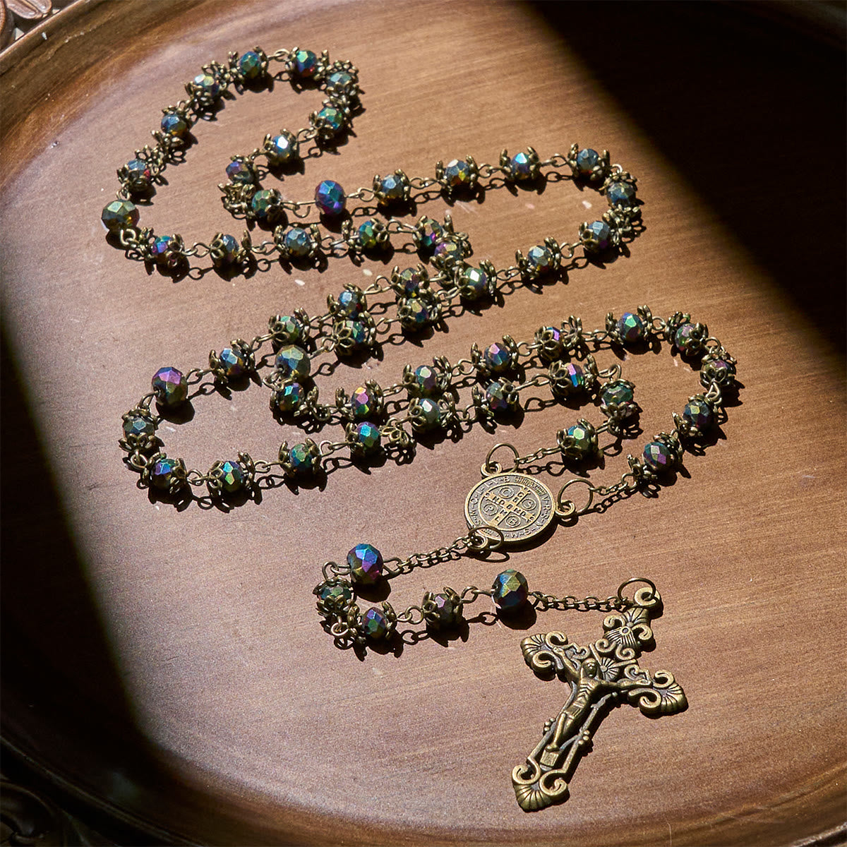 Christianartworkshop Rosario de hematita con crucifijo de bronce y amuleto de San Benito. - image 1