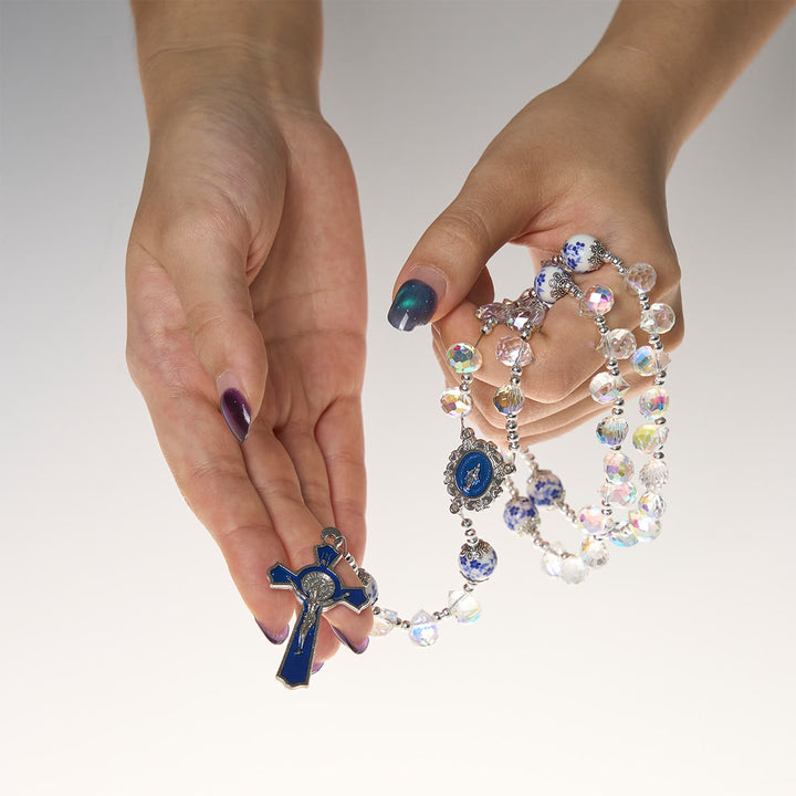 Christianartworkshop Rosario de cristal brillante y cuentas florales azules con crucifijo esmaltado y Nuestra Señora - image 5