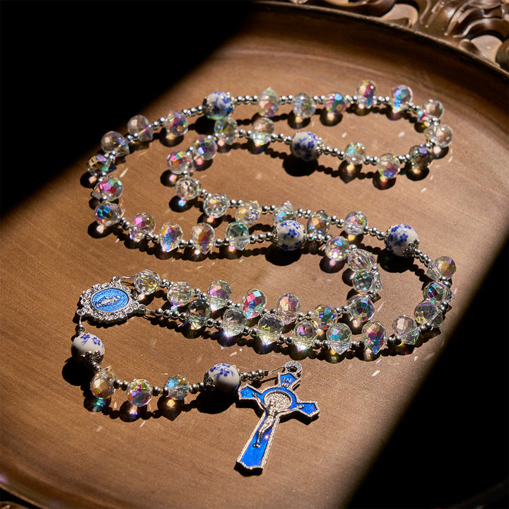 Christianartworkshop Rosario de cristal brillante y cuentas florales azules con crucifijo esmaltado y Nuestra Señora - Nuestra Señora y el Crucifijo - image 0