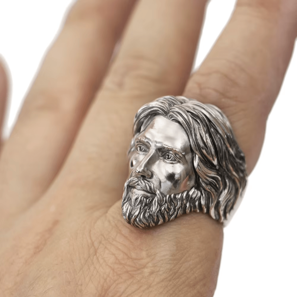 Christianartworkshop Anillo con retrato esculpido del Sagrado Jesucristo, elaborado en plata de ley 925. - image 1