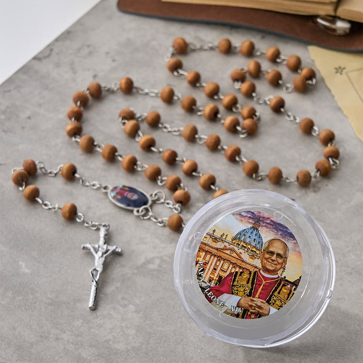 Christianartworkshop Rosario de cuentas de madera roja del Papa León XIV en conmemoración: Un tesoro espiritual - image 10