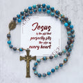 Christianartworkshop Jesús es el regalo: Rosario artesanal de cuentas con diseño azul y piedra larimar auténtica. - Jesús es el regalo - image 0