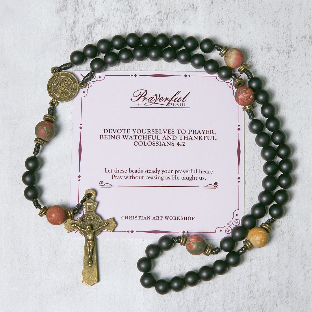 Christianartworkshop FE EN LA ORACIÓN: Rosario artesanal en negro mate y tonos tierra con tarjeta de regalo. - FE EN ORACIÓN - image 0