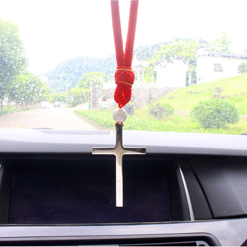Christianartworkshop Colgante minimalista de cruz tricolor para coche: Seguridad espiritual en la carretera - Cruz de Plata - Cordón rojo - image 1