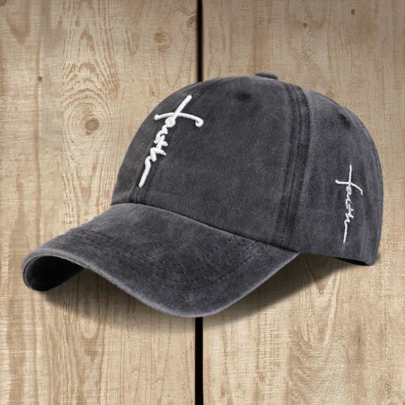Christianartworkshop Gorra de béisbol minimalista con cruz de fe: estilo casual con un mensaje poderoso. - Gris oscuro - image 0