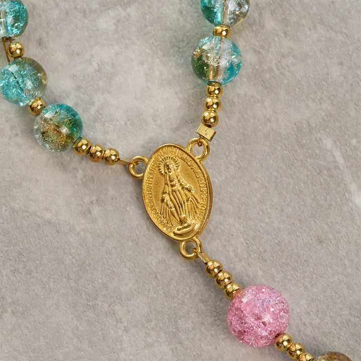 Christianartworkshop Rosario de cristal craquelado brillante de 8 mm inspirado en el océano con medalla de la Virgen María. - image 7
