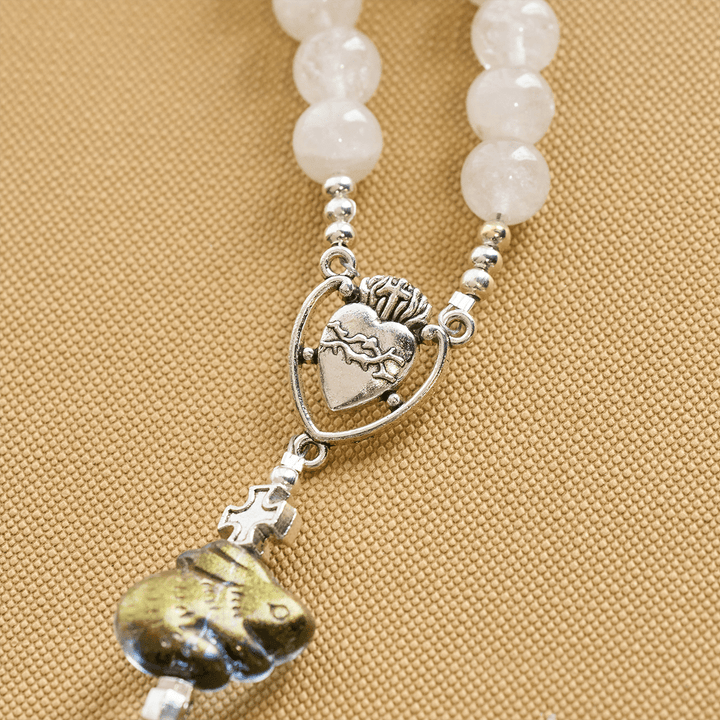 Christianartworkshop Bendiciones del Sagrado Corazón con dijes de conejo y rosario de animales con cuentas blancas y verdes - image 7