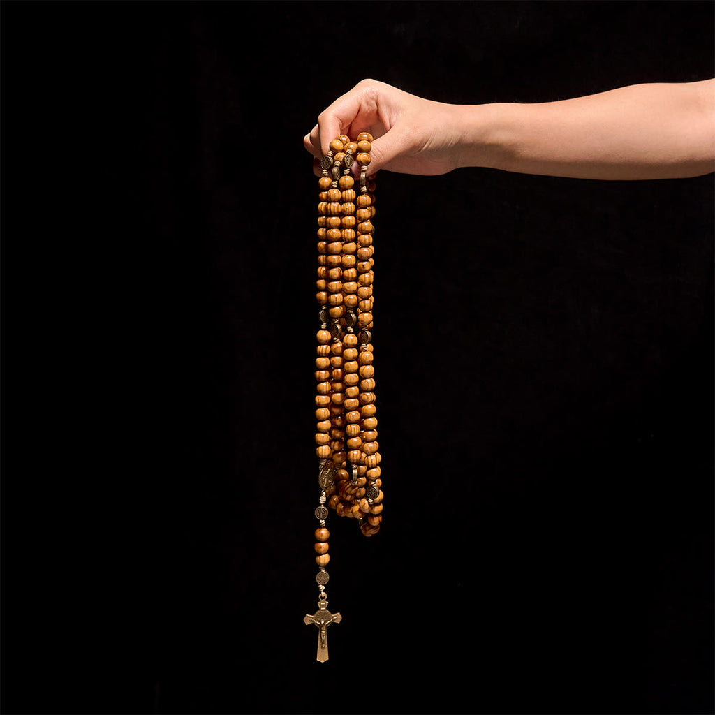 Christianartworkshop Rosario de madera de olivo de la década 15/20 con diseño de San Benito, crucifijo y cadena para la cintura: devoción divina en doble uso. - image 22