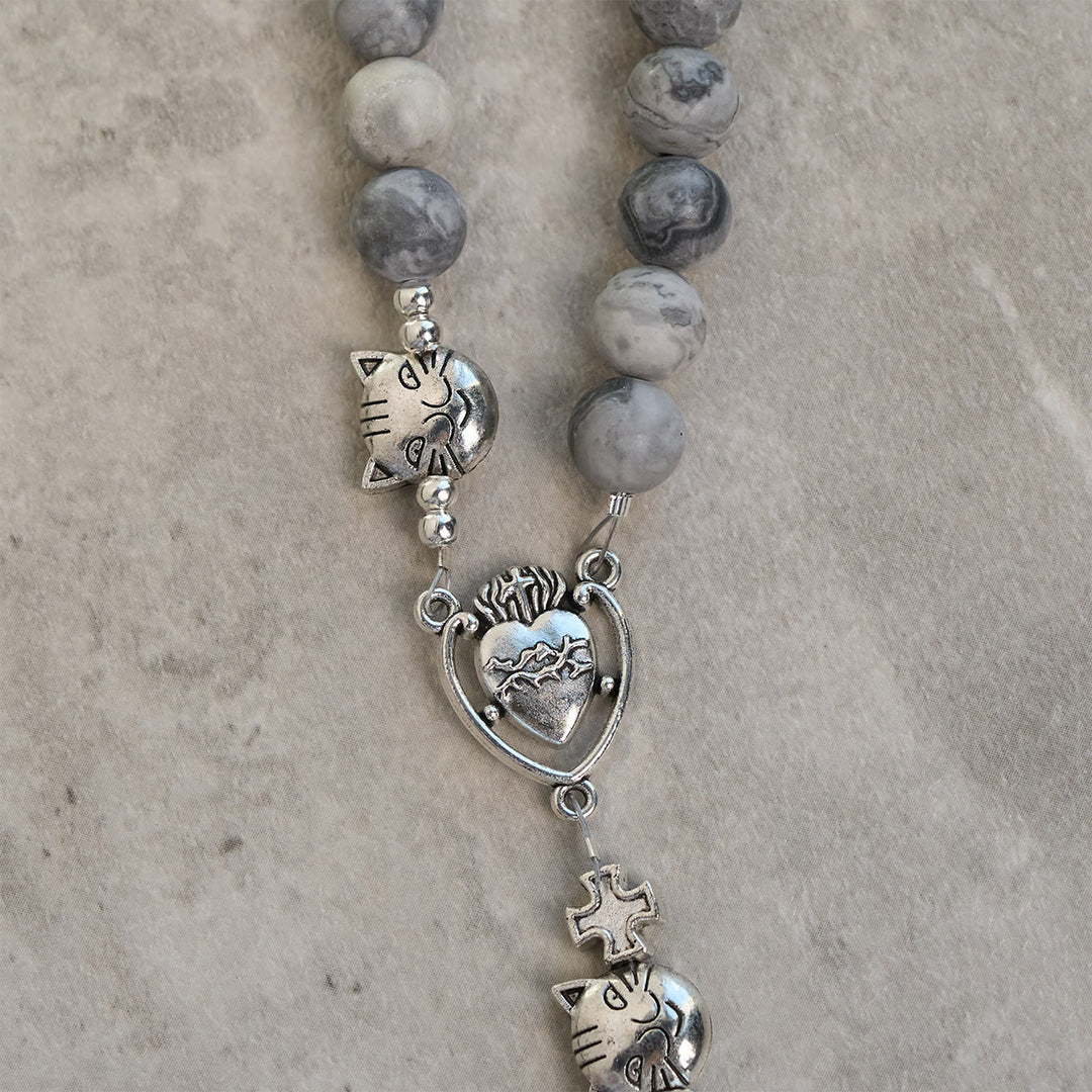 Christianartworkshop Rosario de oración con diseño de gato atigrado gris claro: Pulsera de oración para el cuidado de los gatos callejeros, Rosario de animales - image 7