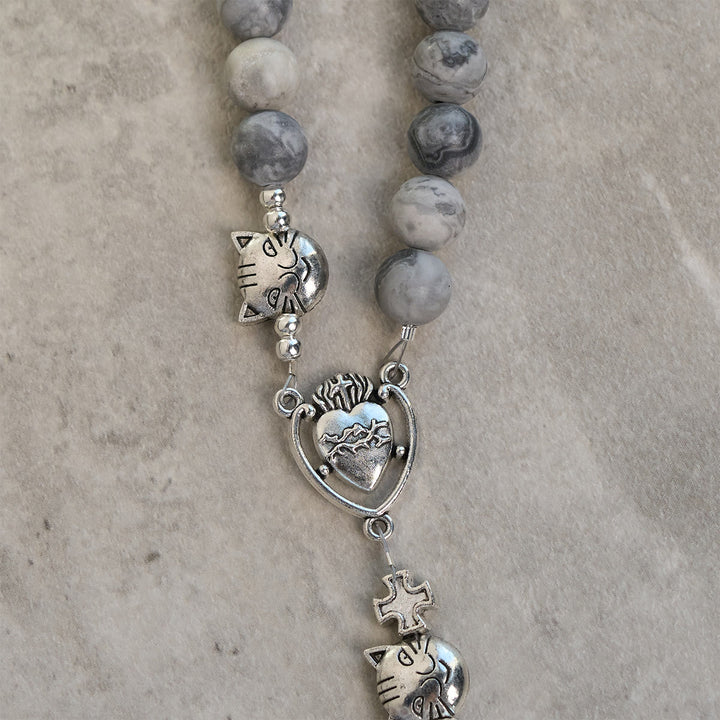 Christianartworkshop Rosario de oración con diseño de gato atigrado gris claro: Pulsera de oración para el cuidado de los gatos callejeros, Rosario de animales - image 7