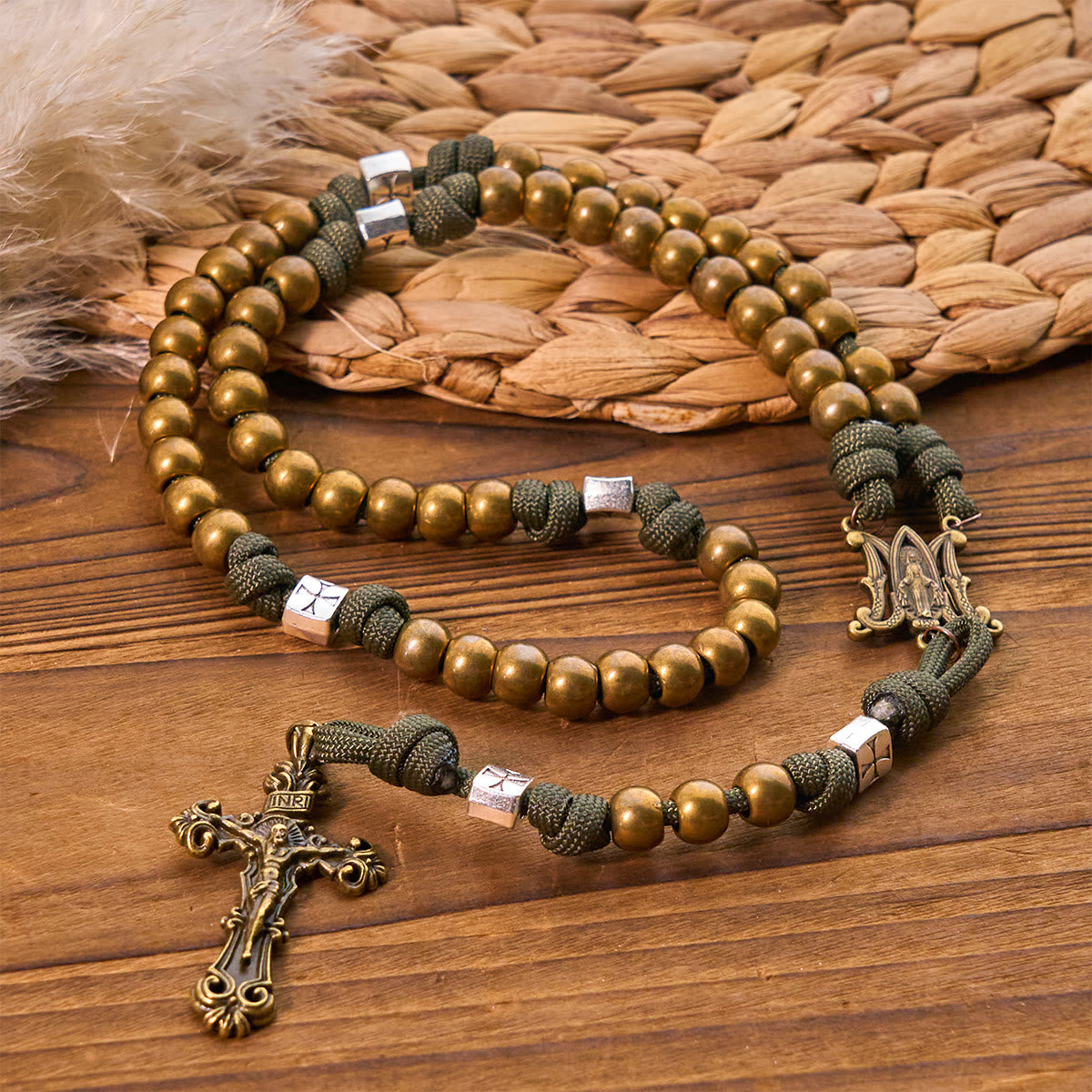 Christianartworkshop Rosario de paracord Fe Duradera con cuentas de bronce: Tradición tejida con fuerza - image 3