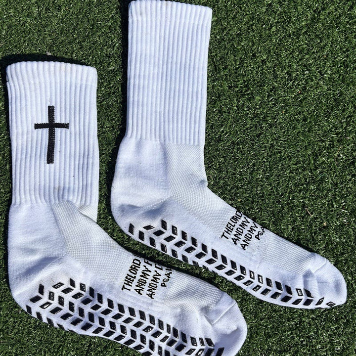 Christianartworkshop Calcetines unisex de fútbol con cita bíblica y agarre: Camina cada día bajo la guía divina. - image 2