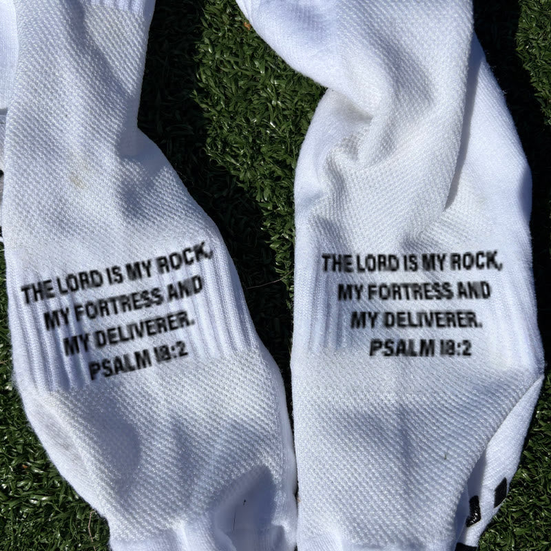 Christianartworkshop Calcetines unisex de fútbol con cita bíblica y agarre: Camina cada día bajo la guía divina. - image 5