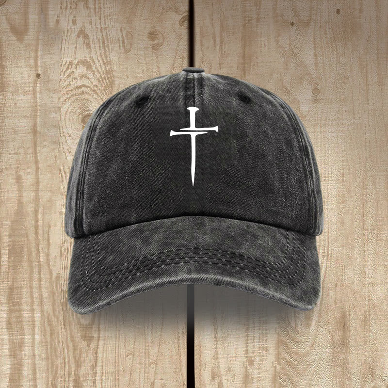 Christianartworkshop Sombrero minimalista con tres clavos en forma de cruz: la simplicidad se une a la salvación. - Negro - image 0