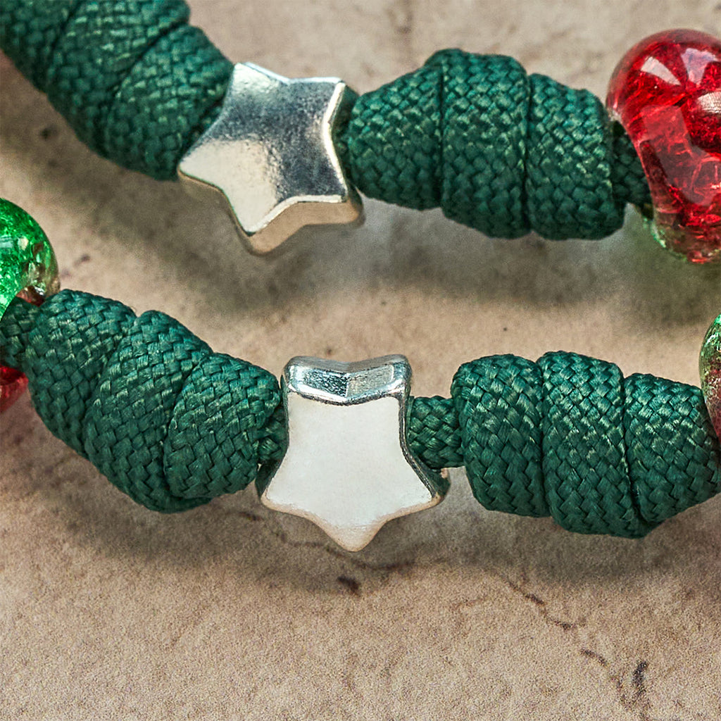Christianartworkshop Rosario navideño de paracord con la bendición de la Sagrada Familia y cuentas brillantes rojas y verdes. - image 11
