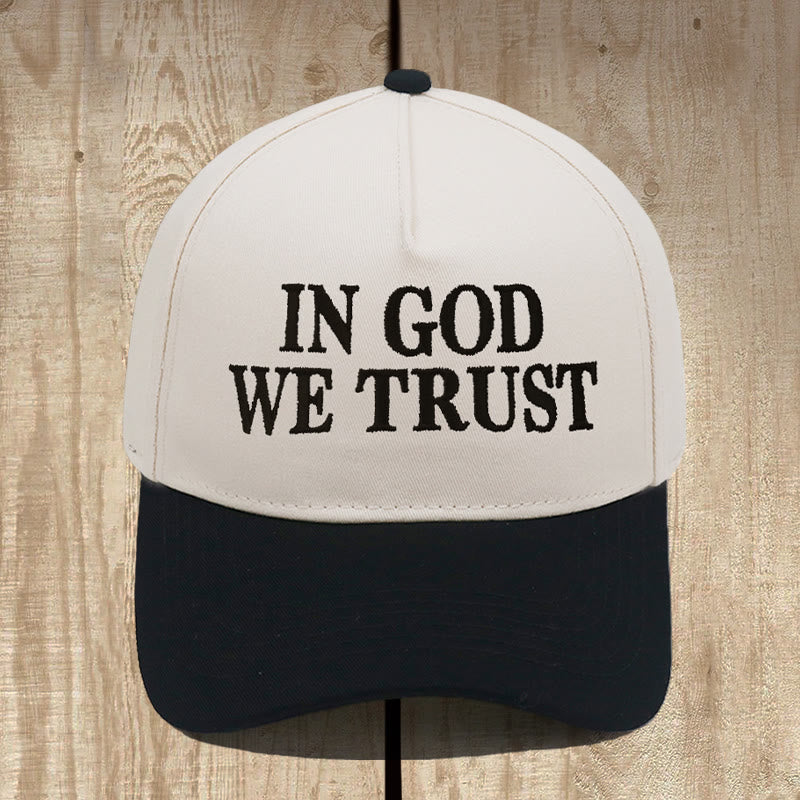 Christianartworkshop EN DIOS CONFIAMOS Gorra de béisbol para exteriores con bloques de color: recordatorio diario de fe - Beige con negro - image 0