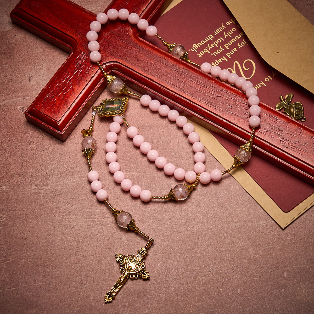 Christianartworkshop Elegante rosario de cuentas rosas con la Divina Misericordia para el consuelo espiritual. - image 2