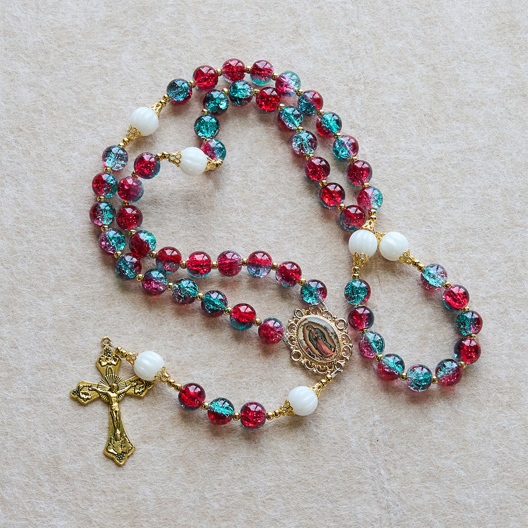 Christianartworkshop Rosario navideño de cuentas de vidrio rojo y azul: Medalla de Nuestra Señora y cruz ornamentada - image 7