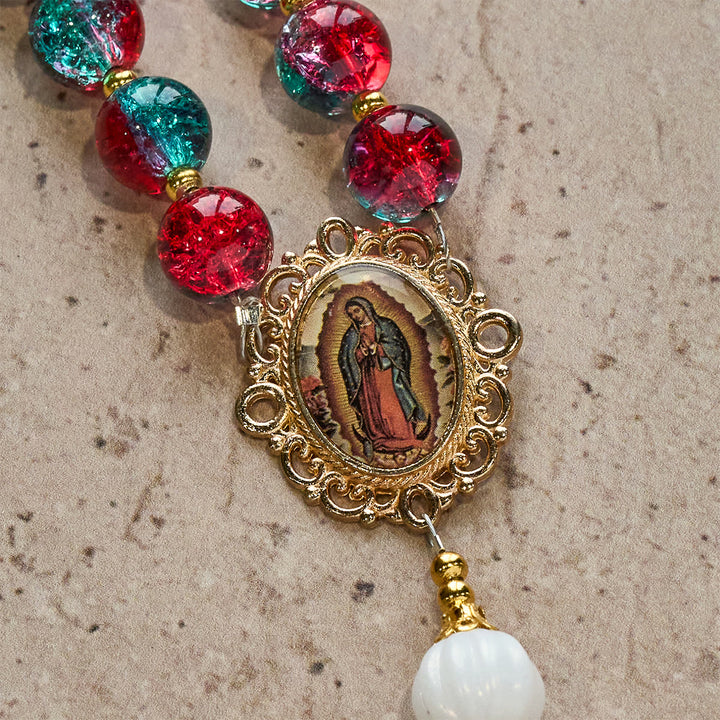Christianartworkshop Rosario navideño de cuentas de vidrio rojo y azul: Medalla de Nuestra Señora y cruz ornamentada - image 12