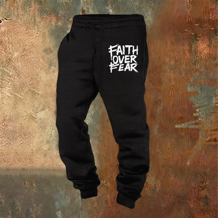 Christianartworkshop Pantalones deportivos "Fe sobre el miedo": ropa de uso diario con valentía espiritual. - Negro - 2XL - image 8