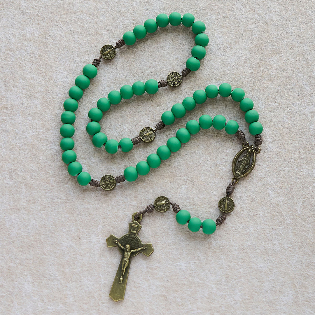 Christianartworkshop Rosario de cuentas de goma verde mate con la protección de San Benito - San Benito y Nuestra Señora - image 0