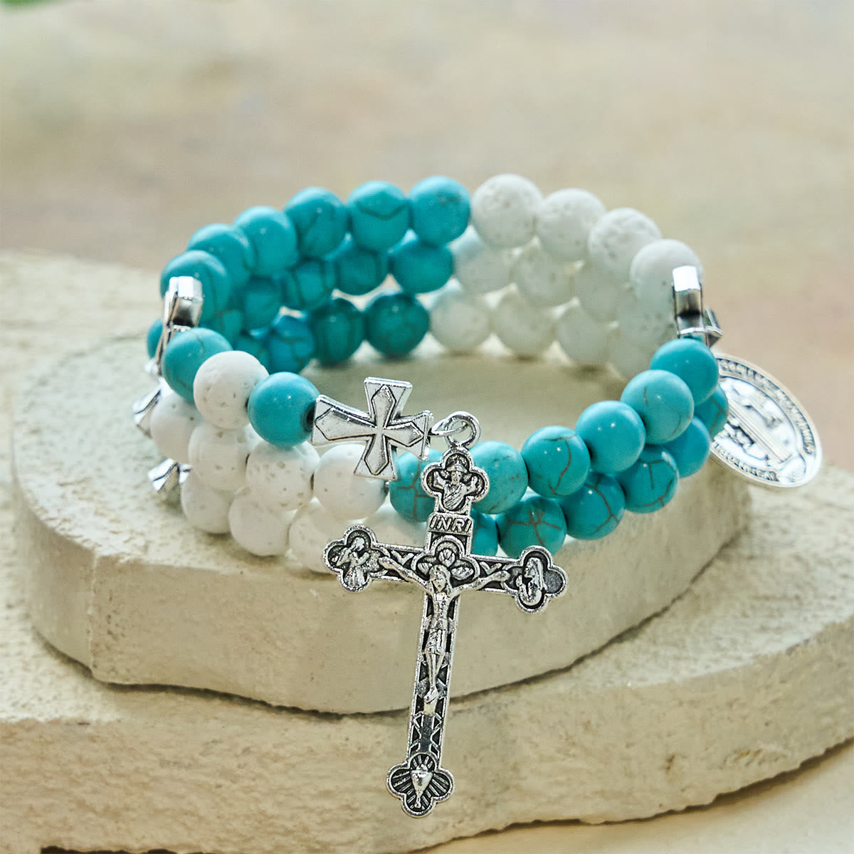 Christianartworkshop Pulsera de rosario de yeso y turquesa: Devoción y calma celestial - image 2