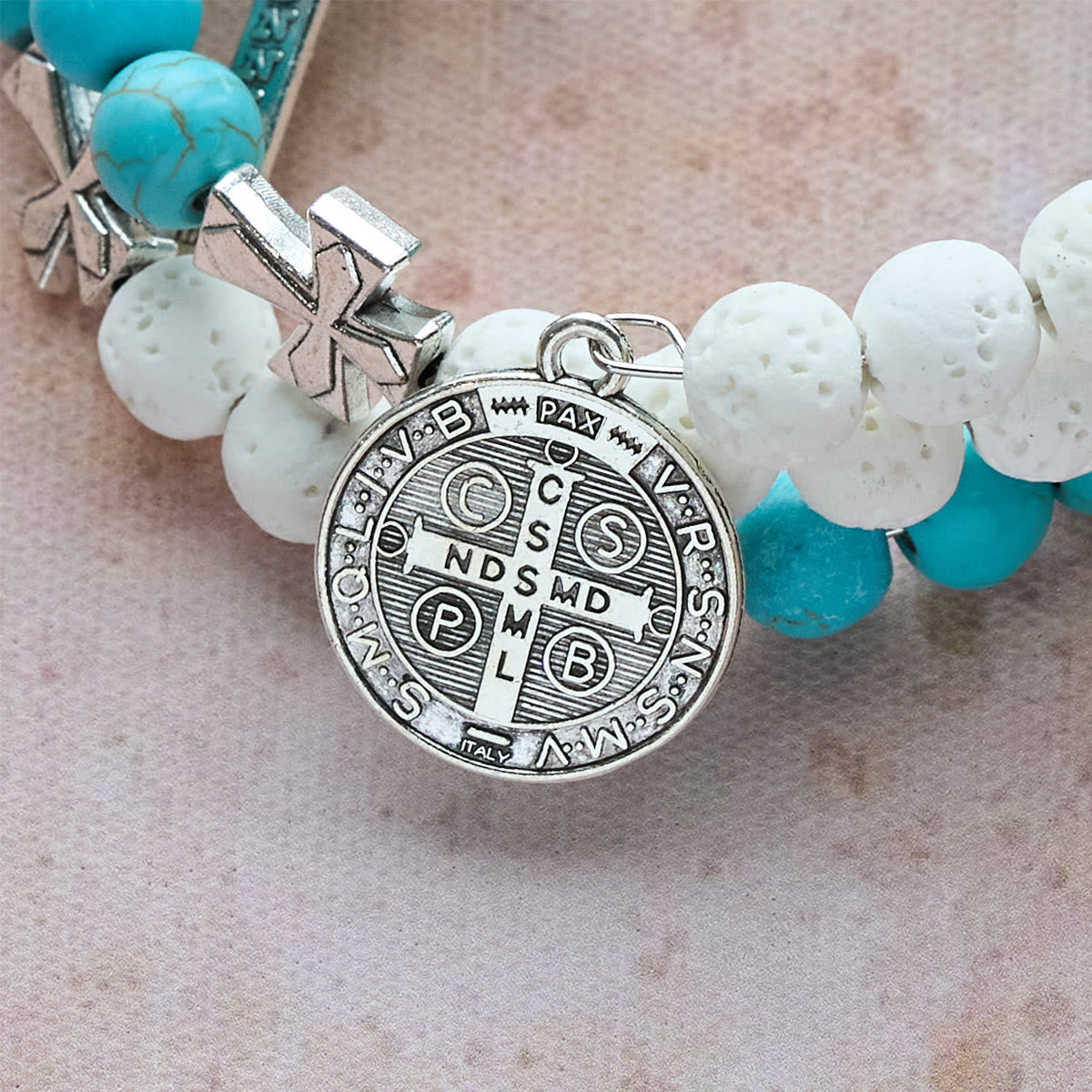 Christianartworkshop Pulsera de rosario de yeso y turquesa: Devoción y calma celestial - image 7