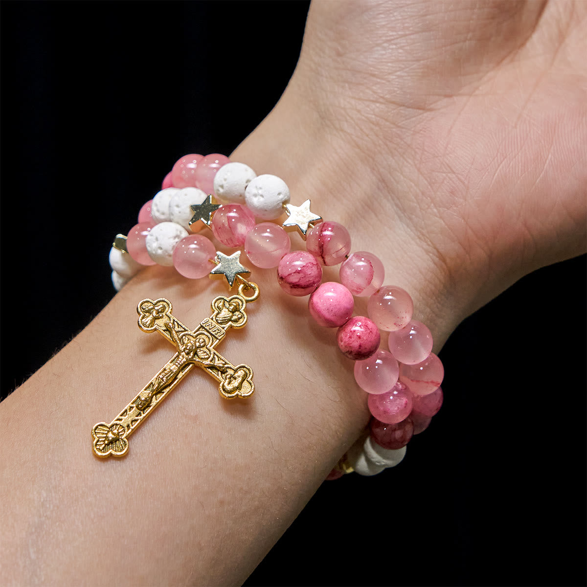 Christianartworkshop Pulsera de rosario de yeso y ágata rosa roja: devoción y suavidad celestial. - image 1