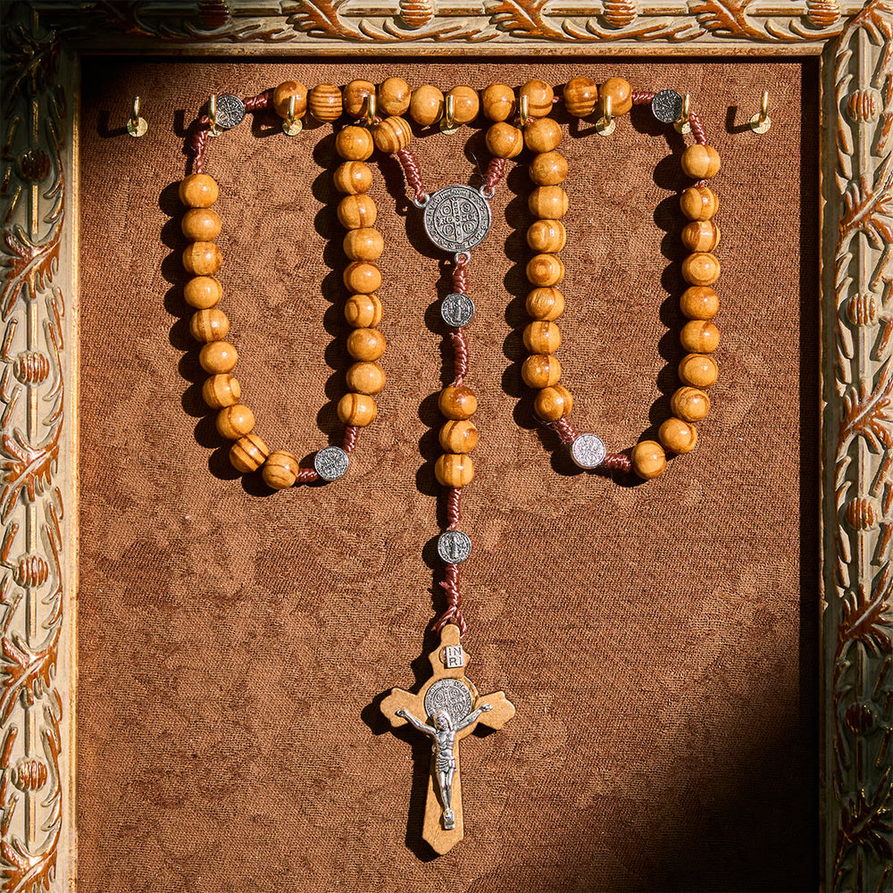 Christianartworkshop Rosario de cuentas con medalla de San Benito: Fe tierna para momentos de oración. - image 1