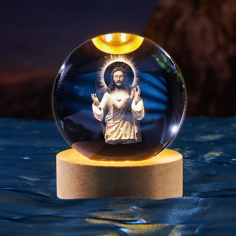 Christianartworkshop Luz nocturna de bola de cristal sagrada: Compañera luminosa de la presencia divina. - Jesús con aureola - con base de luz de colores - 8 cm - image 12