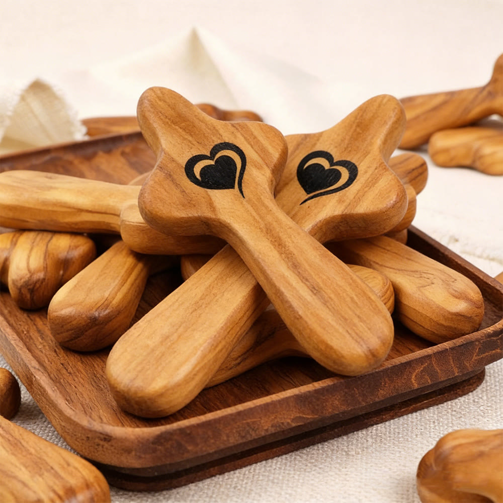 Christianartworkshop Cruz de bolsillo de madera de nogal y olivo con corazón: Fe natural en tu bolsillo - image 10