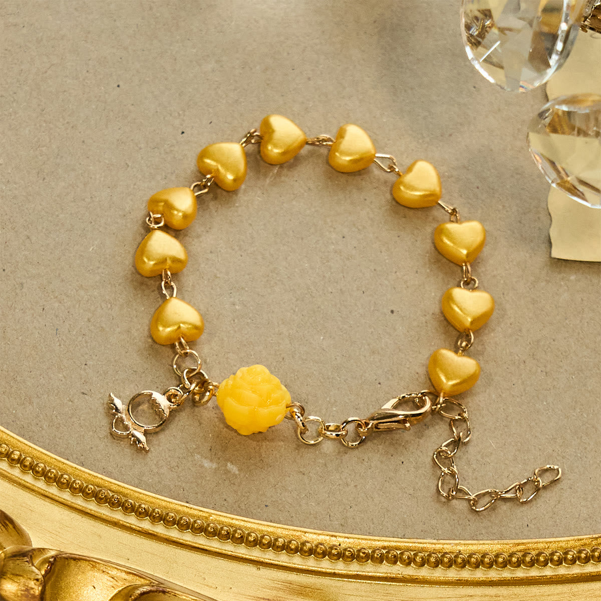Christianartworkshop Rosario y pulsera de cuentas en forma de corazón amarillo: Compañero tierno de la gracia diaria. - image 8