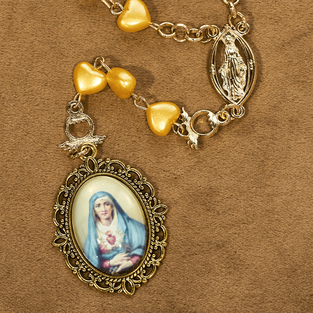 Christianartworkshop Rosario y pulsera de cuentas en forma de corazón amarillo: Compañero tierno de la gracia diaria. - image 6