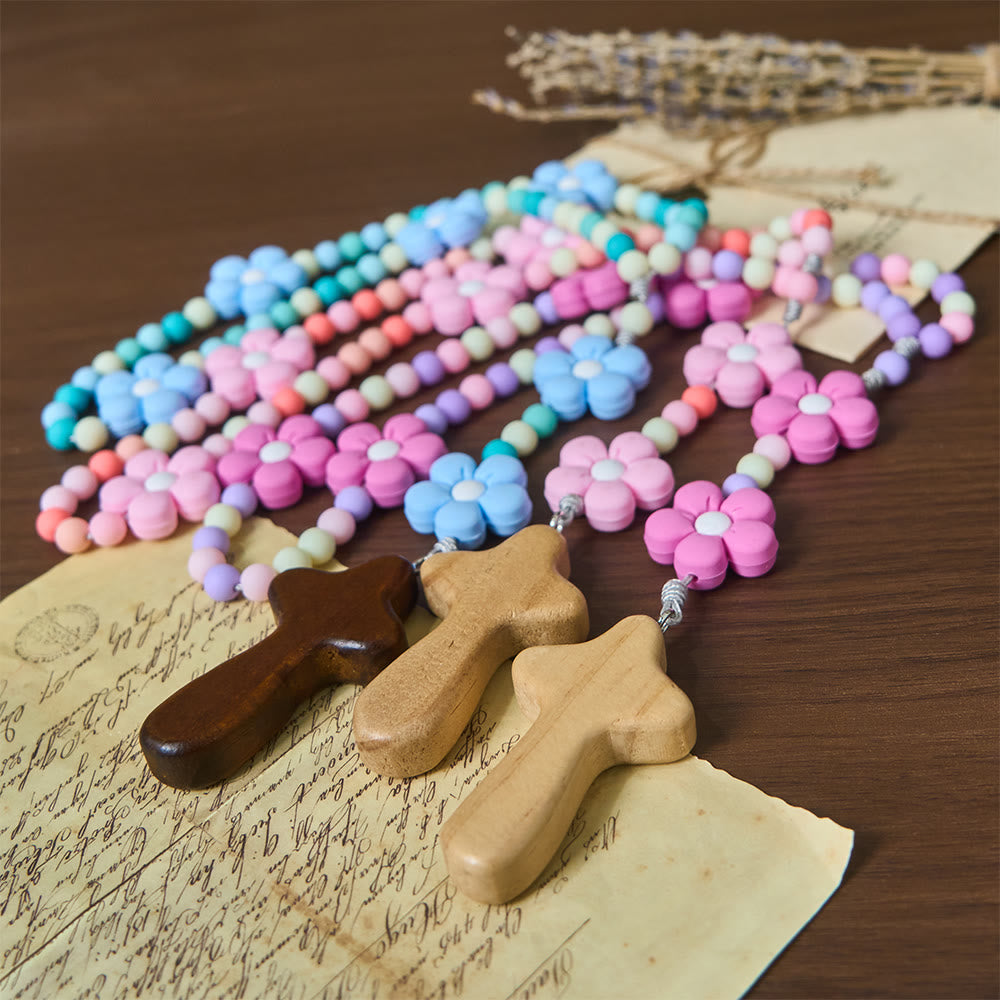 Christianartworkshop Conjunto de rosario infantil de colores: Flores de silicona suave en rosa, morado y azul para la primera oración. - image 1