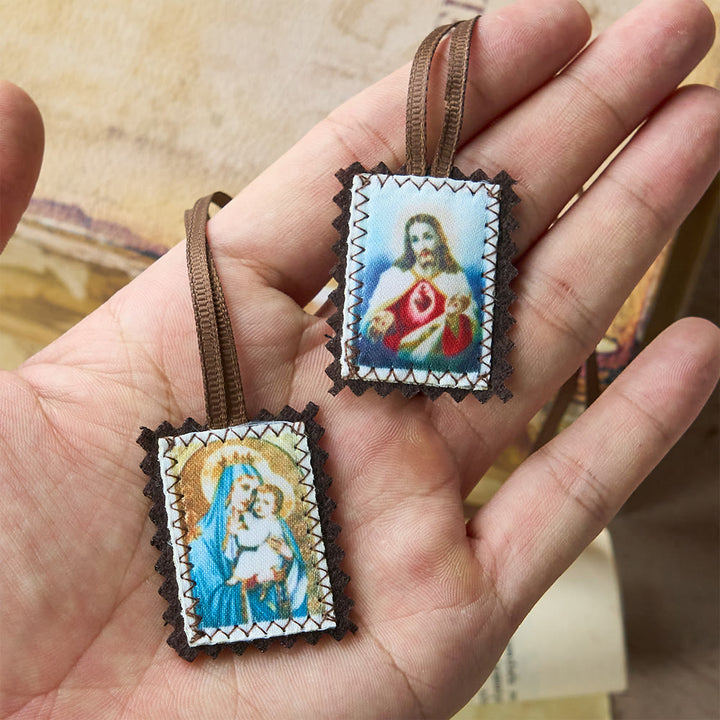 Christianartworkshop Sagrado Corazón y Escapulario de la Virgen María: una doble devoción a Jesús y María. - image 3