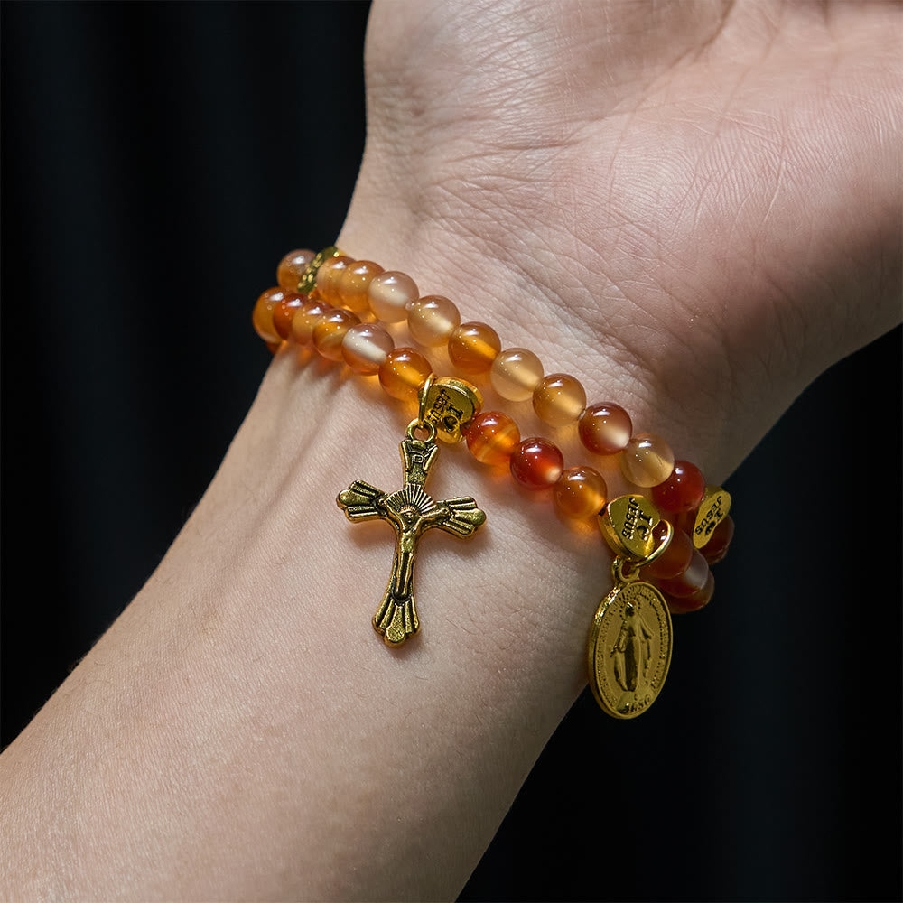 Christianartworkshop Pulsera de rosario color caramelo cálido con detalle de JESÚS y la Virgen María como compañera de la fe. - image 1