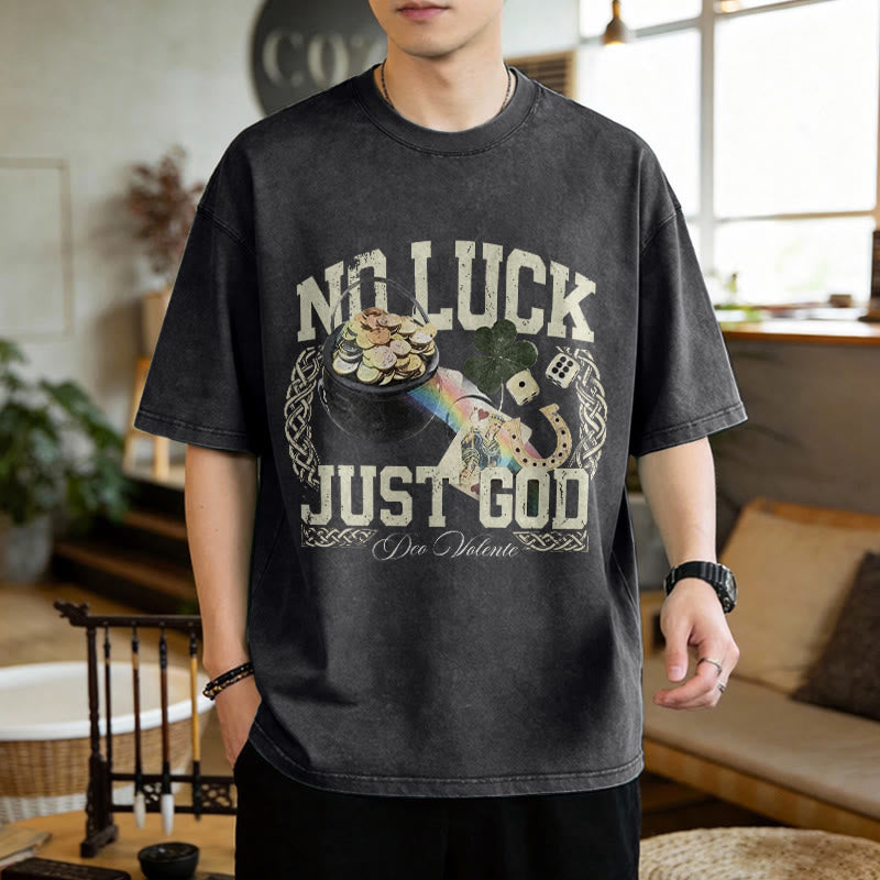 Christianartworkshop Camiseta unisex lavada con el lema "Sin suerte, solo Dios" para el Día de San Patricio. - image 2