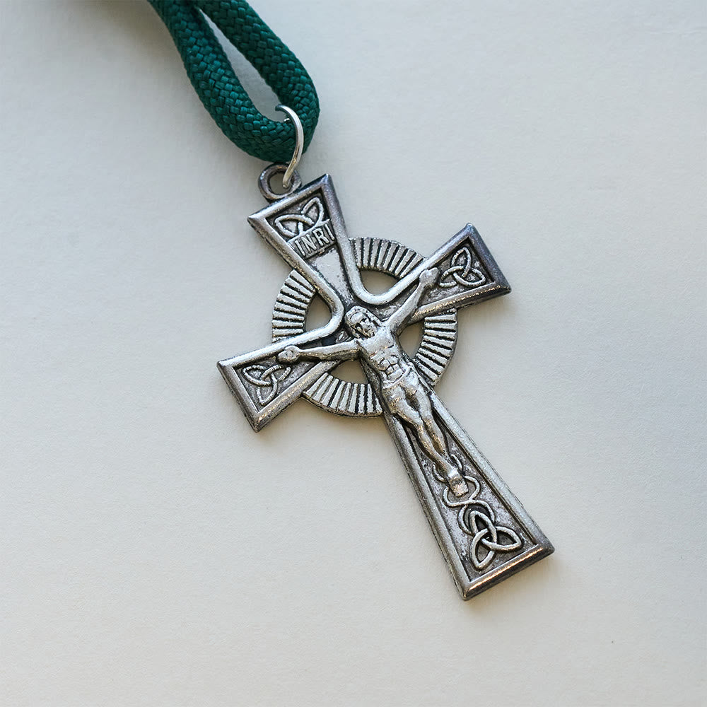 Christianartworkshop Rosario de paracord con crucifijo de trébol de cuatro hojas: Encarna la fuerza y ​​la devoción sagradas. - image 7